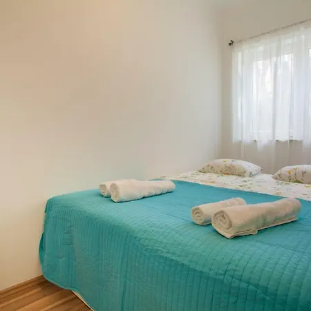 Agata Cres