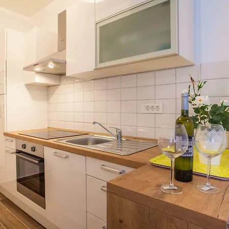 Agata Apartment *