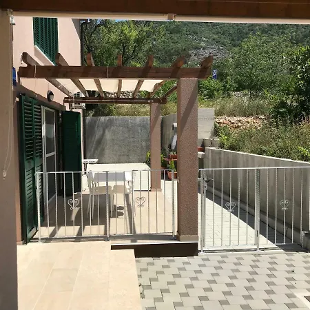 Agata Apartment *